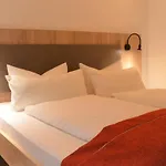 Hotel Gaestehaus Buehler 3*