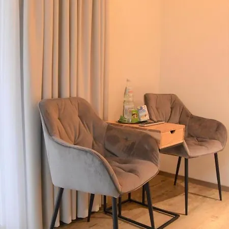 מלון Gaestehaus Buehler 3*
