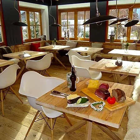 Gaestehaus Buehler מלון 3*
