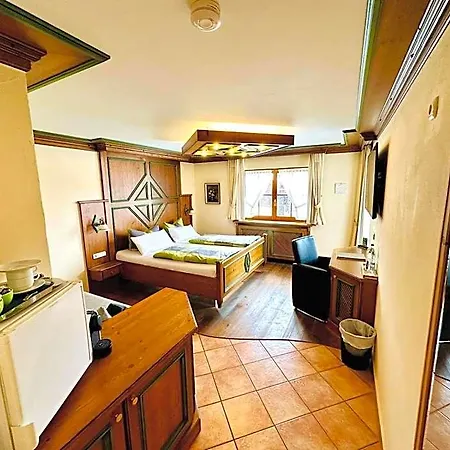 Gaestehaus Buehler מלון 3*