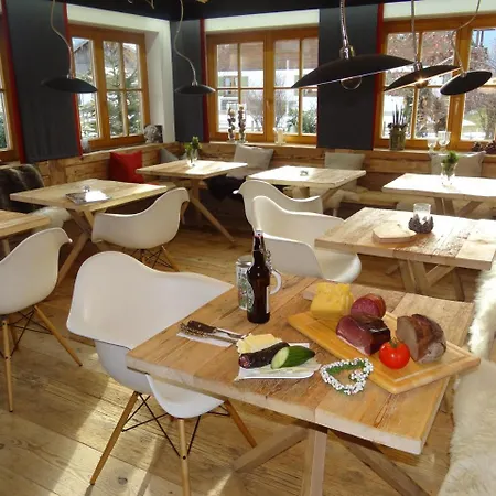 מלון Gaestehaus Buehler 3*